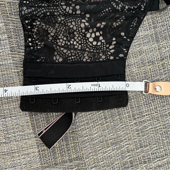 NWOT Victoria’s Secret bralette - Picture 9 of 9